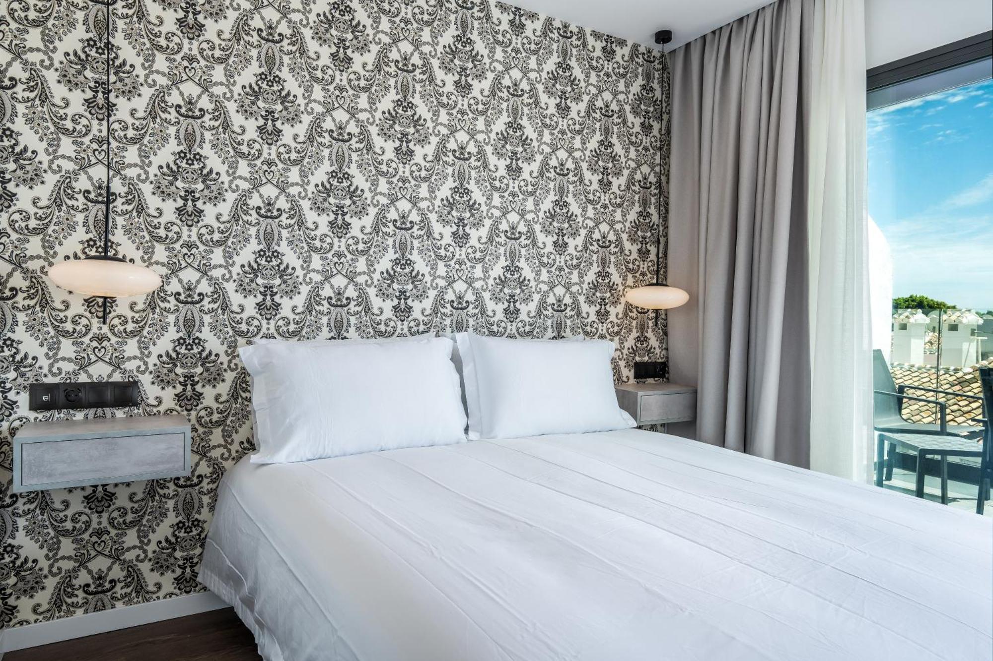 The Orange House Boutique Hotel And Upstairs Rooftop Bar Center Of La Cala De Mijas 100M From The Beach Exterior foto