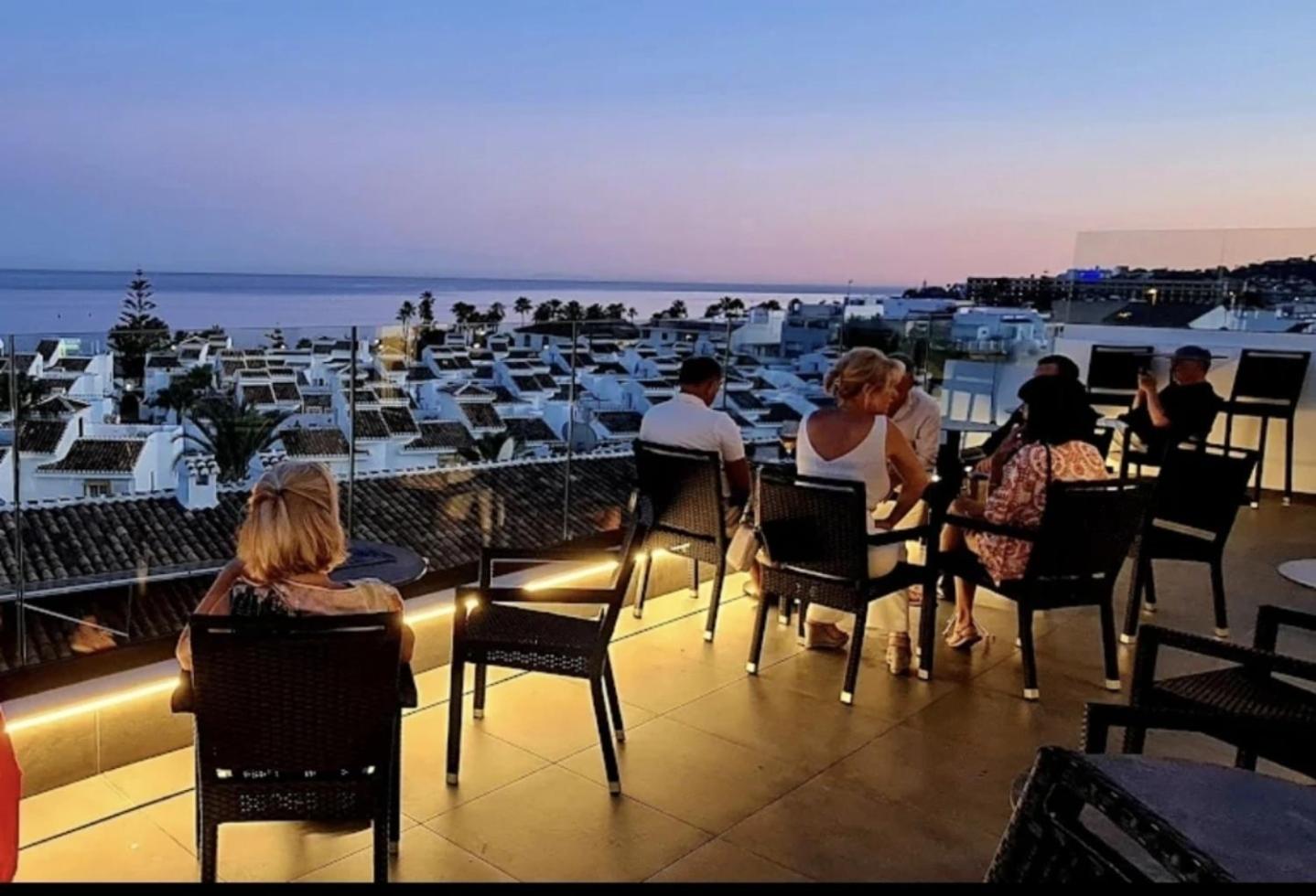 The Orange House Boutique Hotel And Upstairs Rooftop Bar Center Of La Cala De Mijas 100M From The Beach Exterior foto